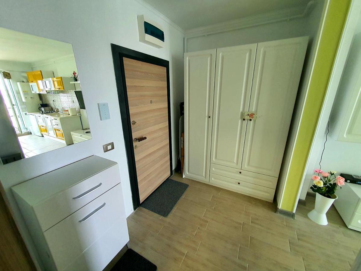Alezzi Majestic Apartments 115 Нэводари Экстерьер фото